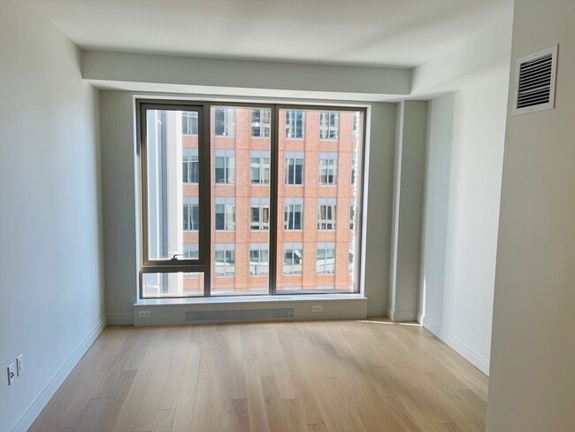 Foto del edificio - 135 Seaport Blvd