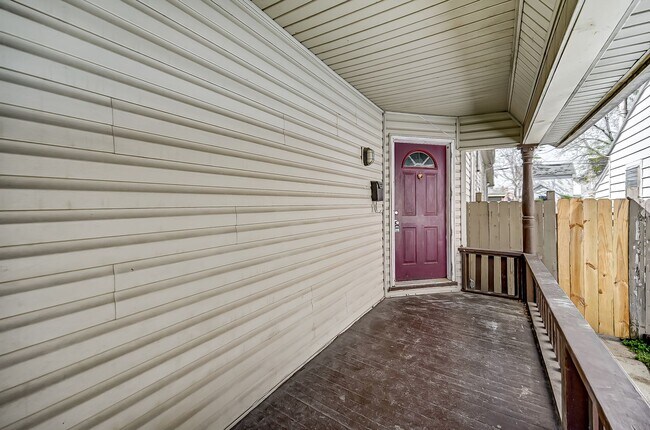 Building Photo - Charming 4 bedroom, 1 bathroom