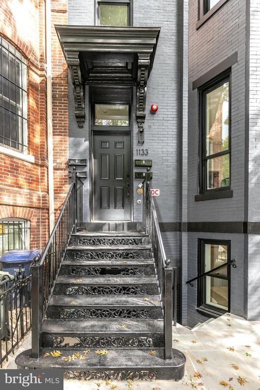 Building Photo - 1133 5th St NW