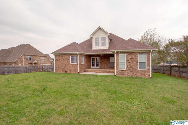 Building Photo - 17043 Cliff Dr