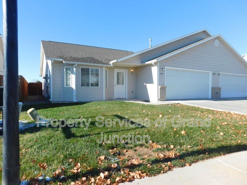 Photo - 657 Springbrook Drive