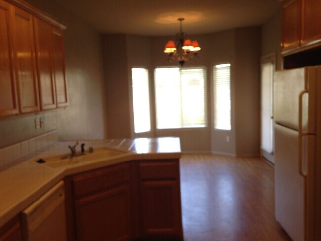 Building Photo - Beautiful 3BR/2BA Home in City