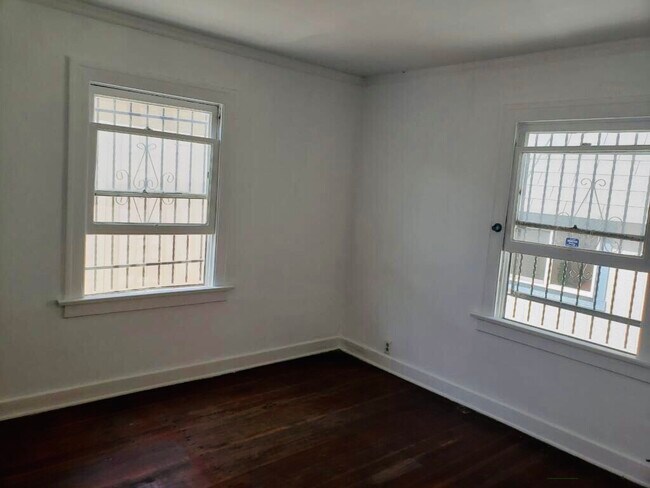 Bedroom - 567 Brooks Ave
