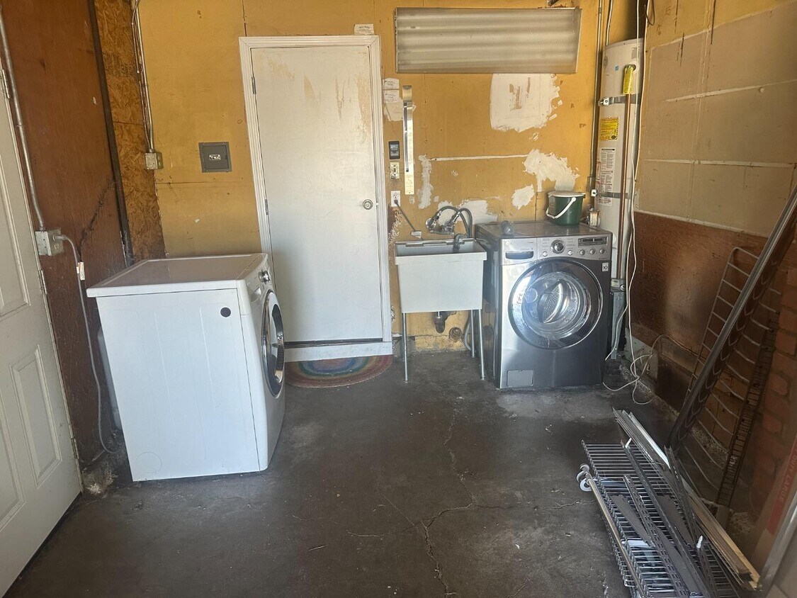 Foto principal - 756 Rand St