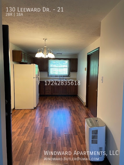 Building Photo - Two Bedroom Apartment