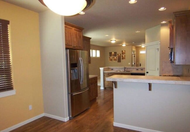 Building Photo - 63118 Dakota Dr