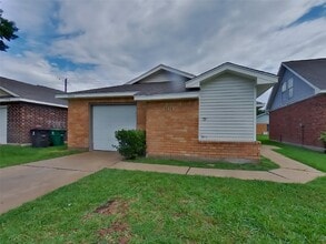 Building Photo - 3234 Kelling St