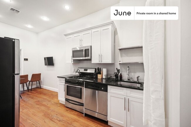 Building Photo - Room in Shared 4 bed/1 bath home in Crown Heights