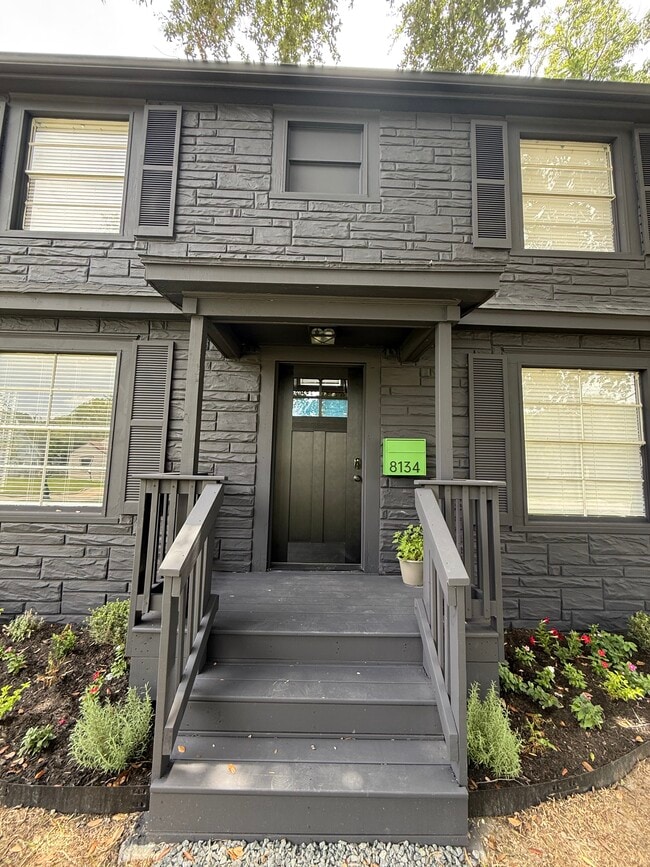 Building Photo - 8134 Niles St