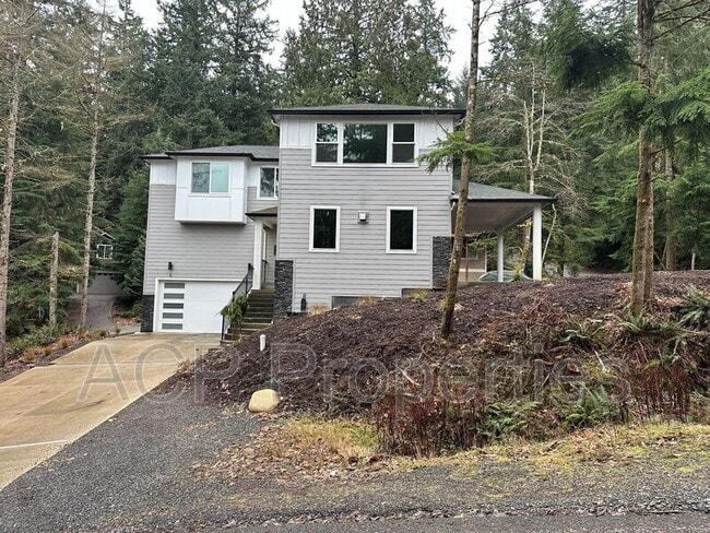Building Photo - 8 Clematis Ln