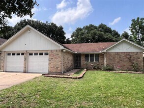 Building Photo - 22422 Elsinore Dr