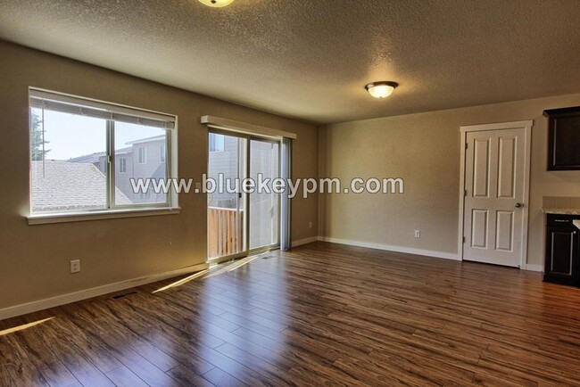 Foto del edificio - 3 Bed, 2.5 Bath Townhome in Walnut Grove