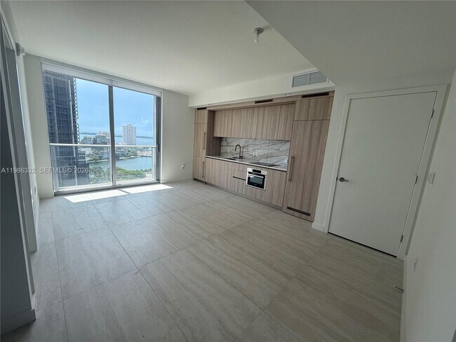 Foto del edificio - 77 SE 5th St