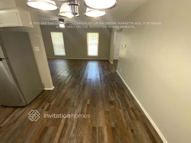 Foto del edificio - 2805 Ladona Dr