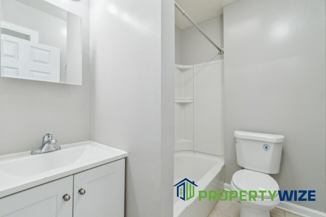 Building Photo - 3343 Avondale Ave