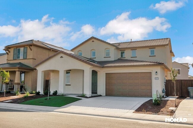 Building Photo - Stunning 4BR House in Roseville