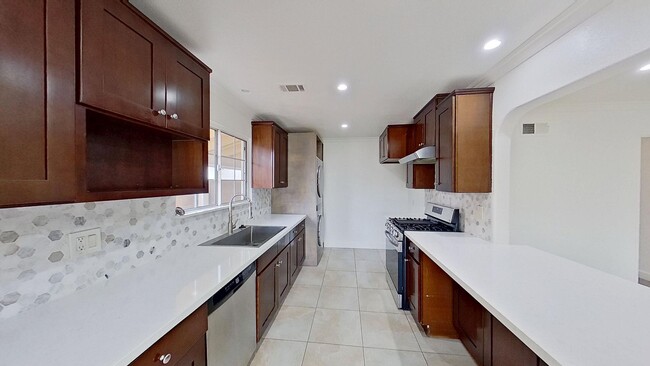 Building Photo - 8362 San Marino Dr