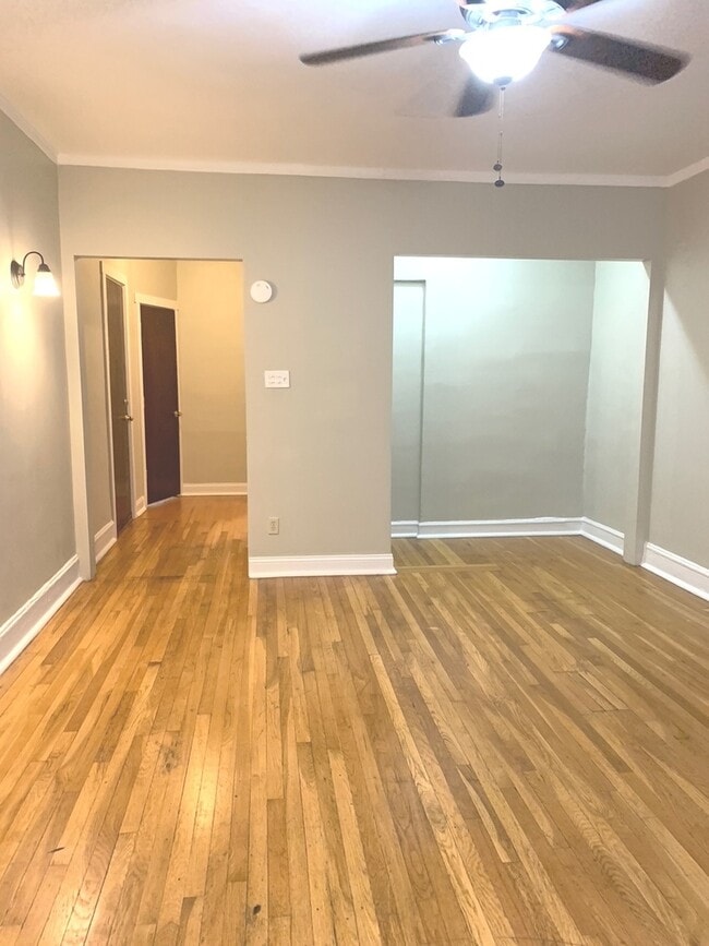 Foto del edificio - 832 W Sunnyside Ave