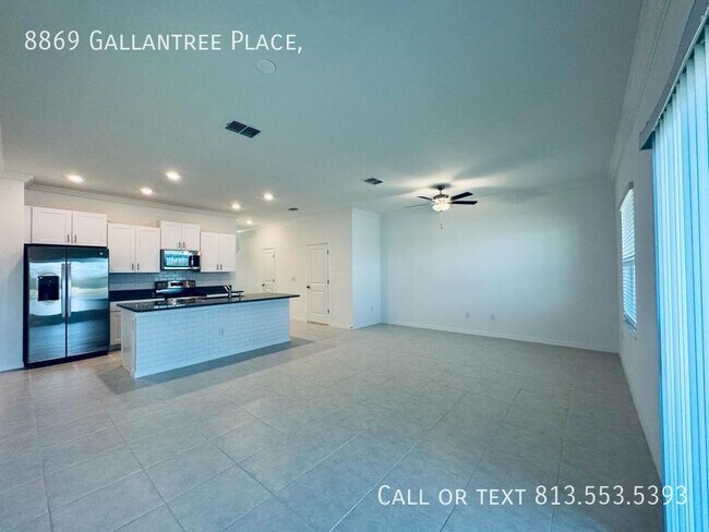 Building Photo - 8869 Gallantree Pl