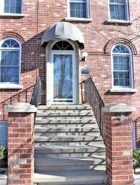 Foto principal - 5412 Sunset Dr