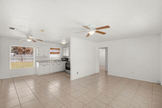 Building Photo - 480 Falmouth Ave