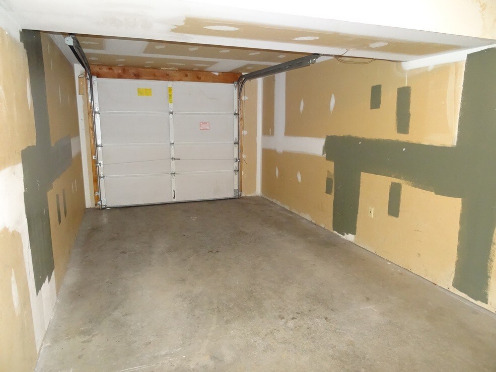 77 Westpointe Dr, Ephrata, PA 17522 Room for Rent in Ephrata, PA