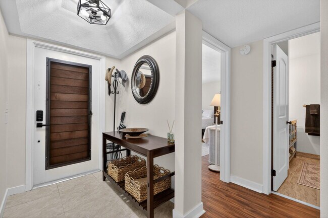 Foto del edificio - 368 Brackenwood Cir