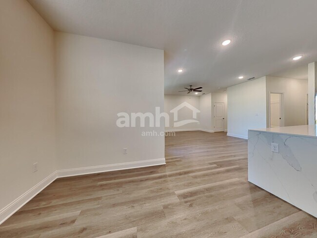 Foto del edificio - 11614 Hillside Dr