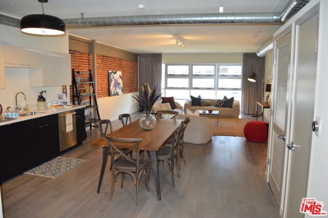 Foto principal - 527 Molino St