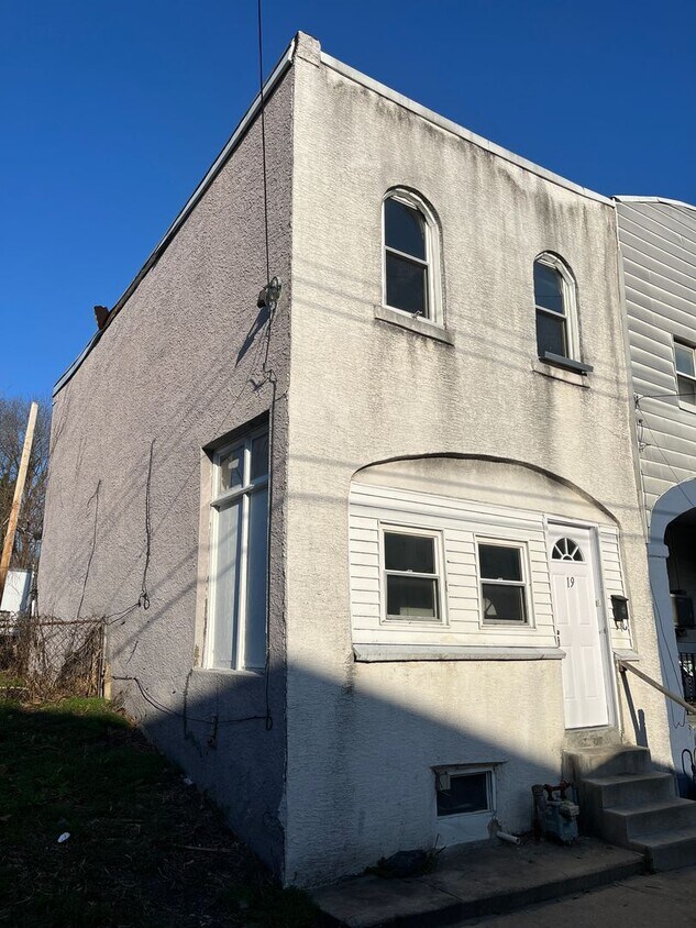 Primary Photo - Beautiful 2 Bedroom, 1 Bath in Darby!