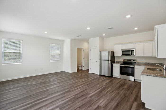 Primary Photo - Fantastic 3bd/2.5ba home! Let yourself in!
