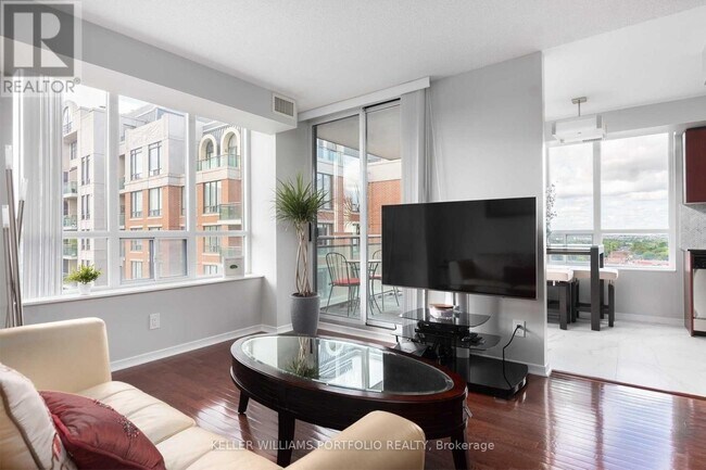 Photo du bâtiment - 350 Red Maple Rd