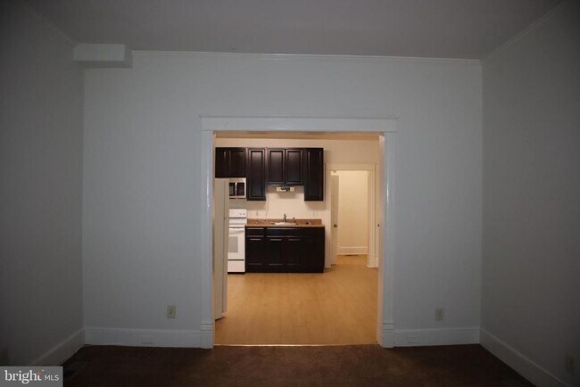 Foto del edificio - 404 Camden Ave