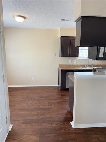 Foto del edificio - 604 Kings Way Dr