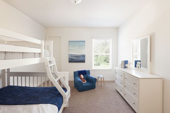 Foto del edificio - Two-story, 5 bed room, 3 bathroom, 3 livin...