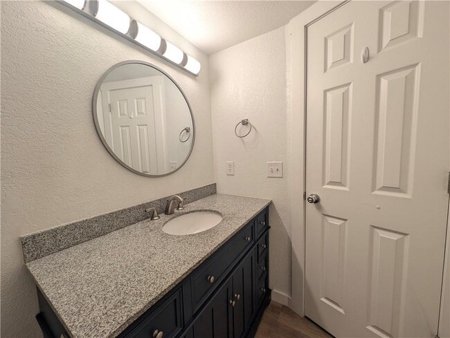 Building Photo - 904 N Cardinal Dr