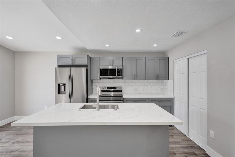 Foto principal - 2614 W 65th St