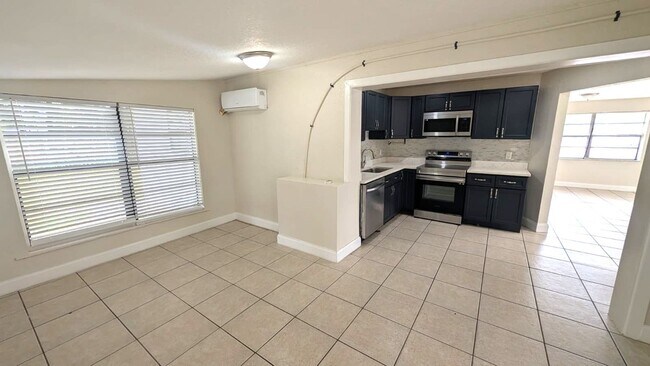 Foto del edificio - 1552 NW 15th Terrace