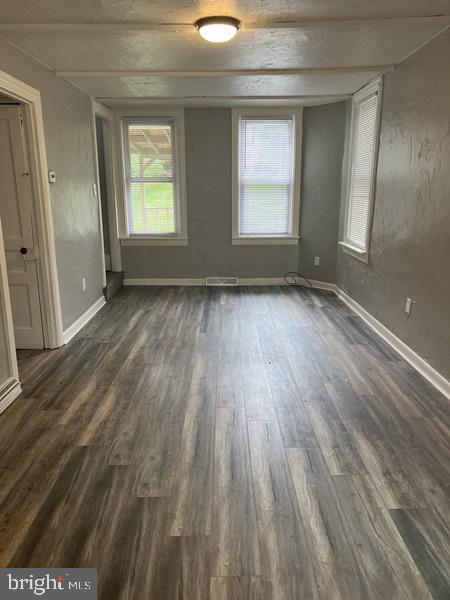 Foto principal - 3270 Broad St