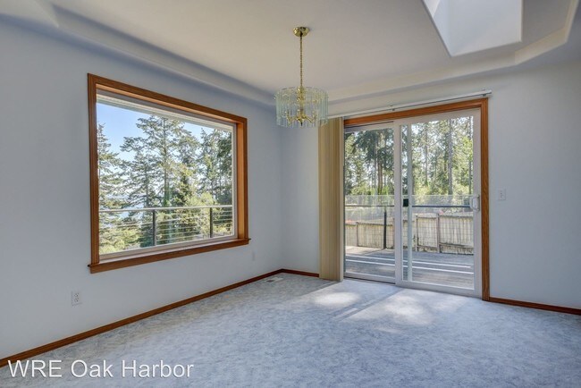 Building Photo - 2999 SW Scenic Heights St