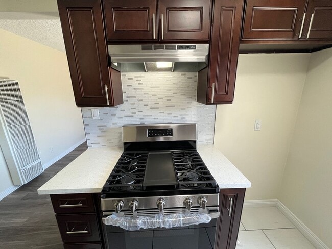 Building Photo - BELLA APARTMENTS: Beautiful 1 Bed - 1 Bath