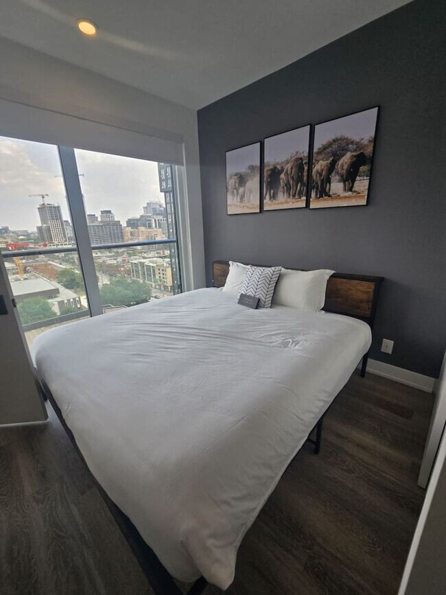 Building Photo - 30 Mutual St