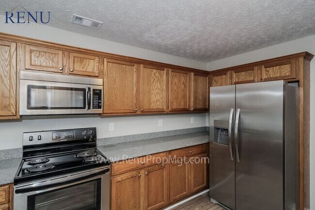 Foto del edificio - Now available 6 bedrooms 3.5 baths