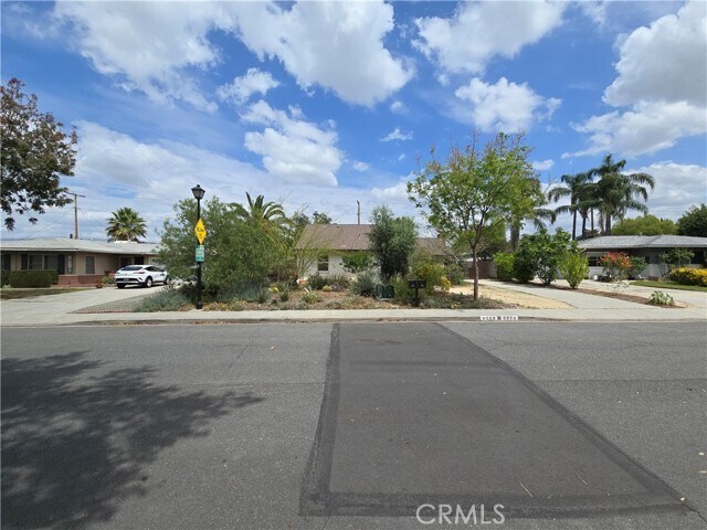 Foto del edificio - 6568 Mt Diablo Ave
