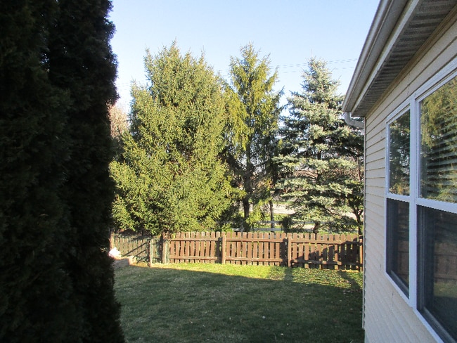 Building Photo - 784 Sanville Dr
