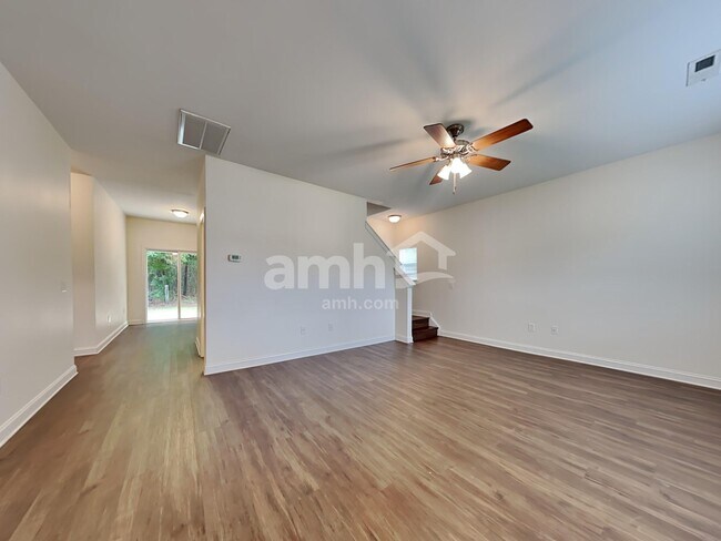 Foto del edificio - 423 Sablewood Dr