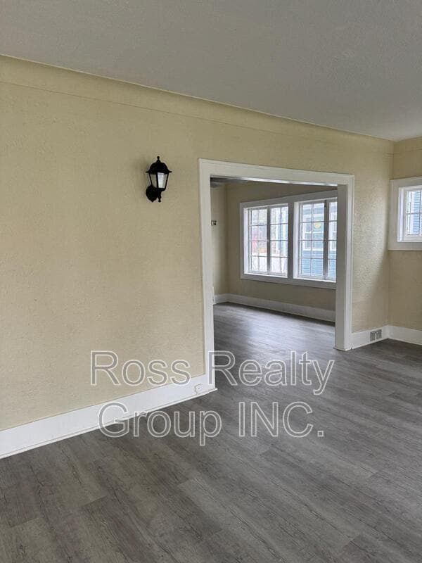 Building Photo - 1420 Addington Rd