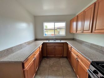 Building Photo - 424 Tregaskis Ave