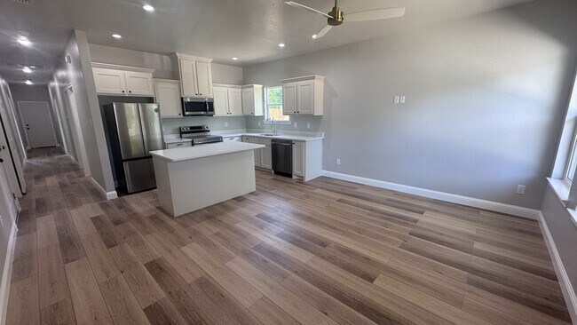 Foto del edificio - 3211 Bourland St