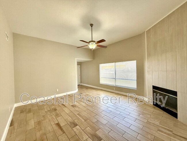 Foto del edificio - 7048 Hollowell Dr